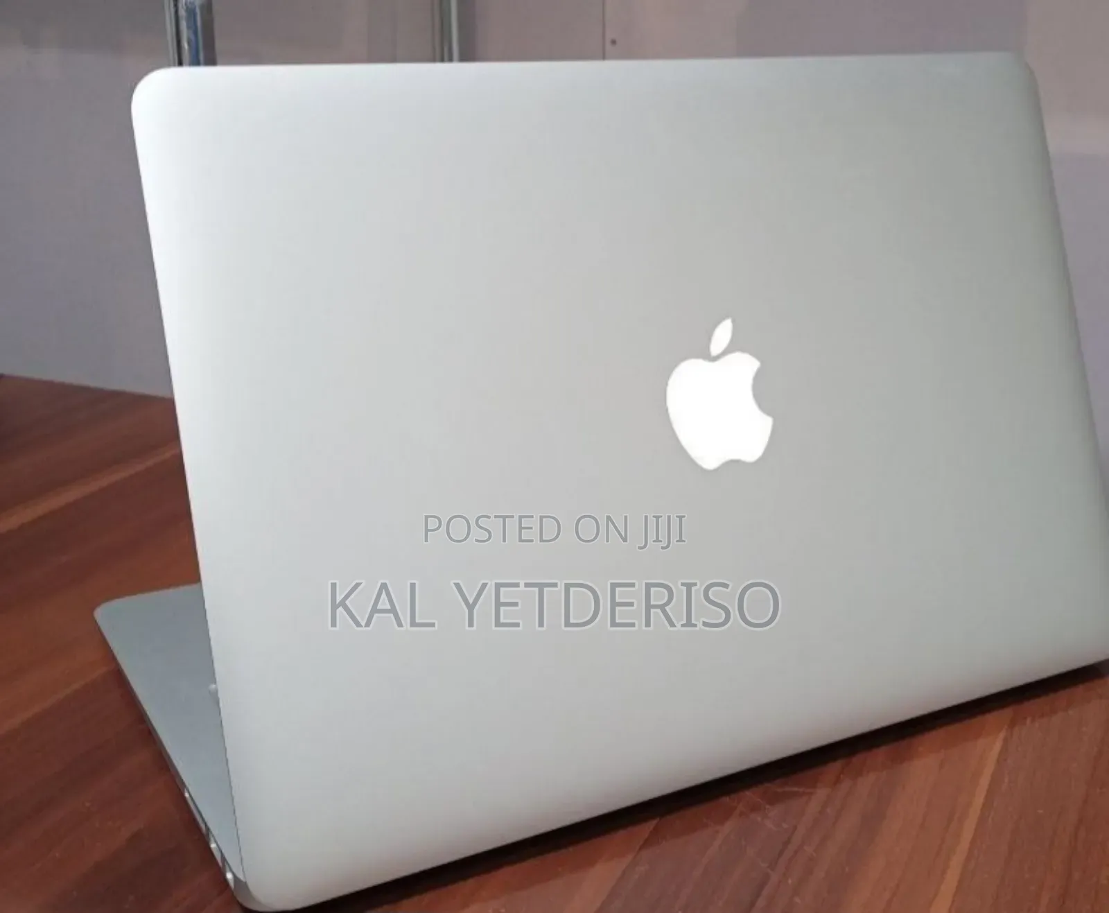 New Laptop Apple MacBook Pro M1 8GB Intel Core i5 SSD 128GB