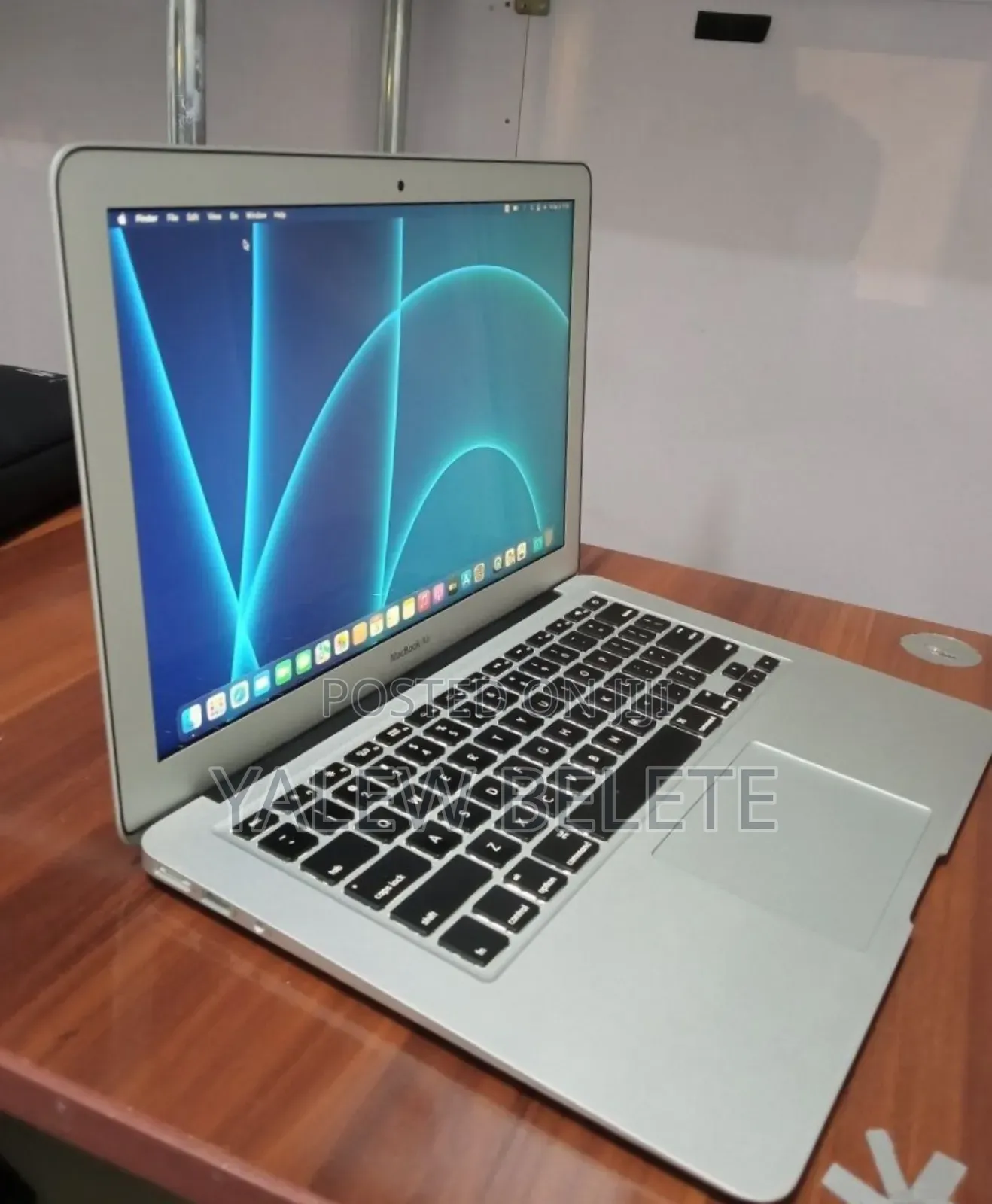 New Laptop Apple MacBook 2015 8GB Intel Core i5 SSD 128GB