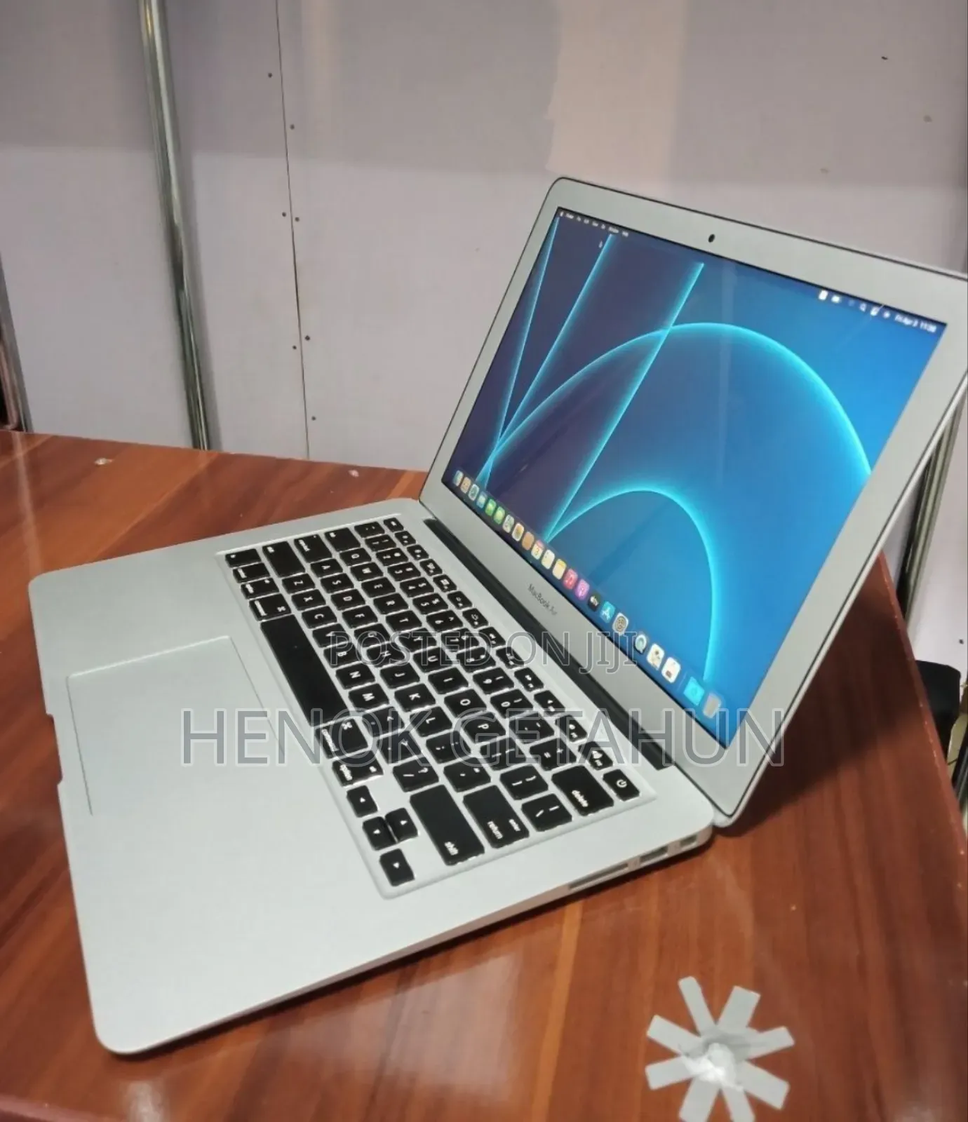 New Laptop Apple MacBook 8GB Intel Core i5 SSD 128GB