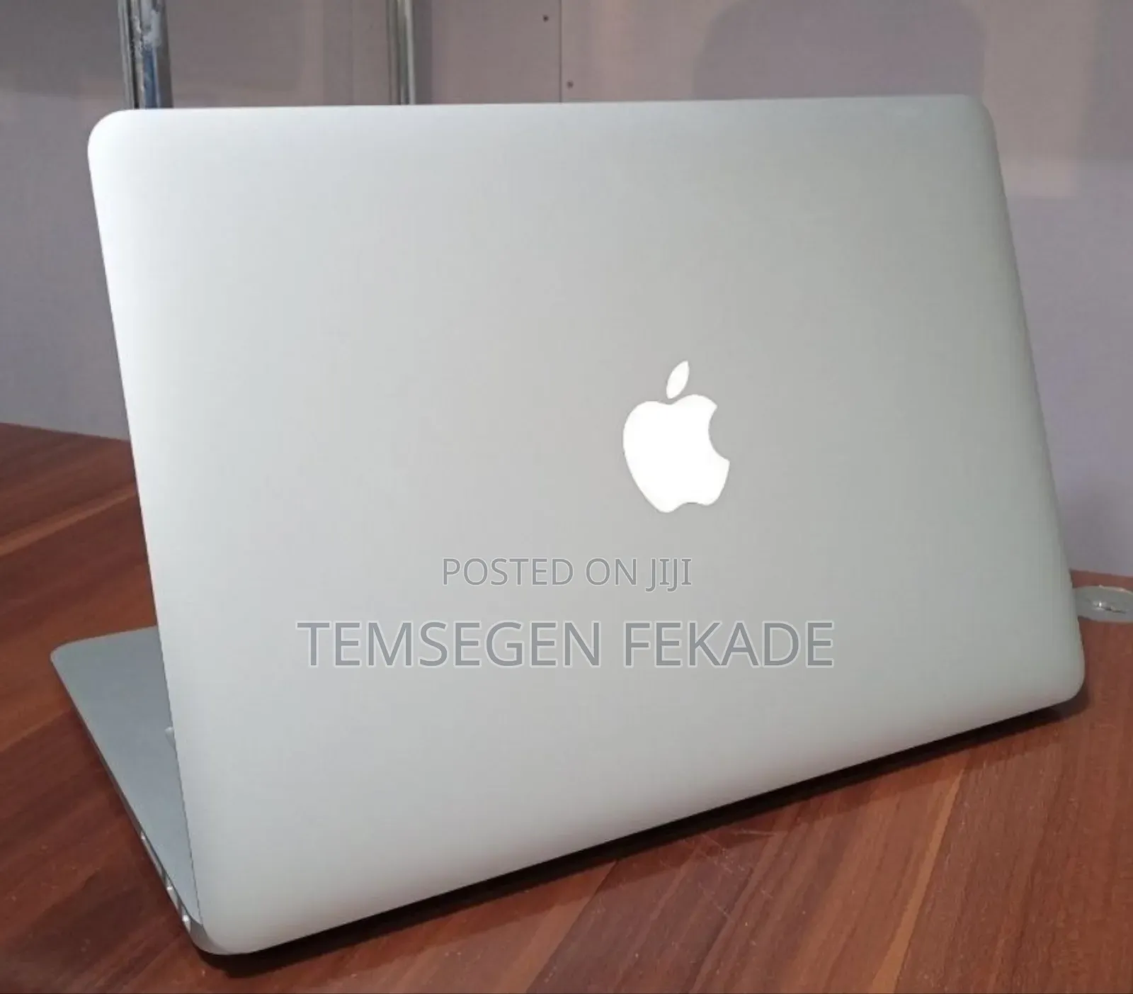 New Laptop Apple MacBook 2015 8GB Intel Core i5 SSD 128GB