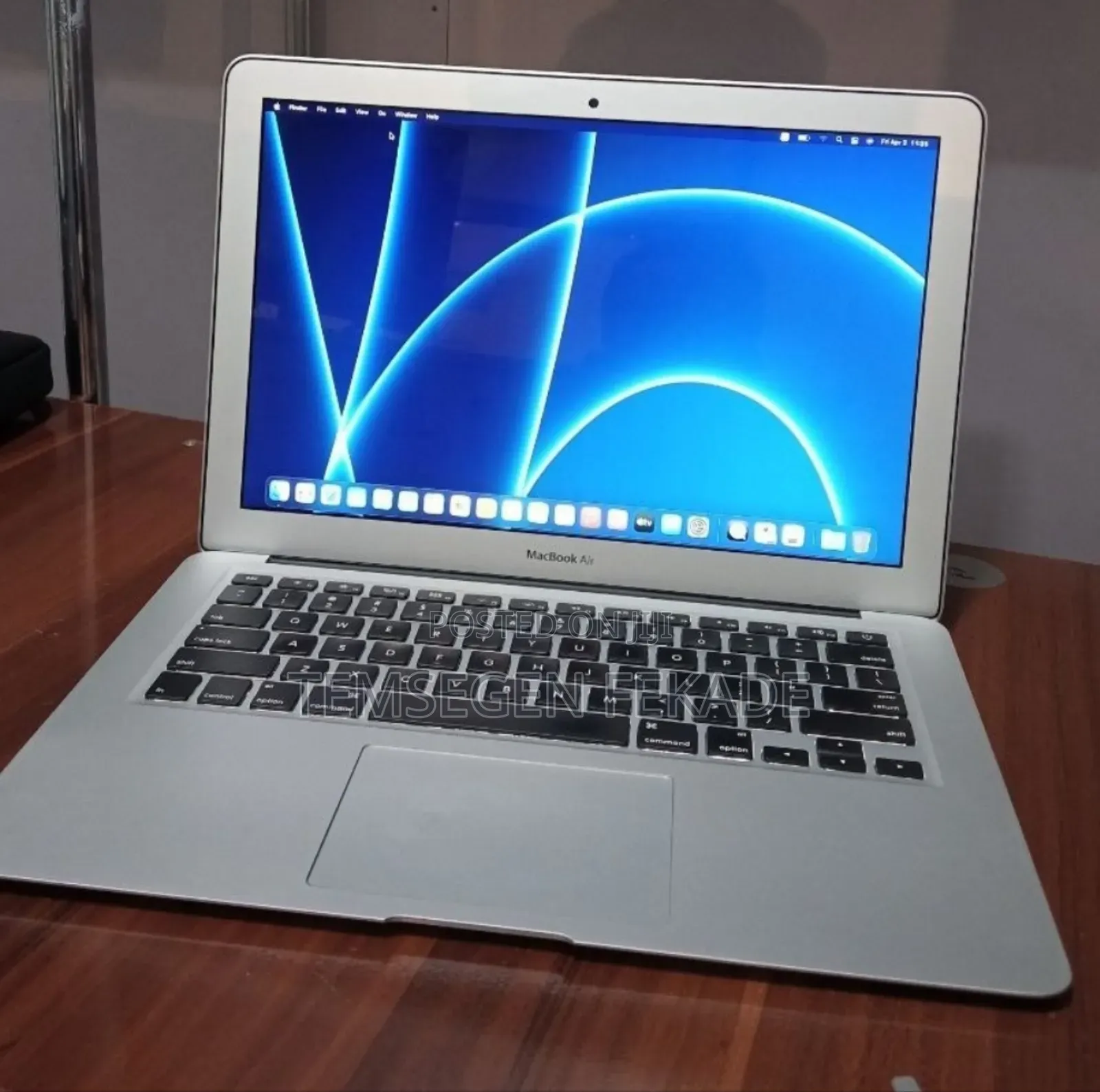 New Laptop Apple MacBook 2015 8GB Intel Core i5 SSD 128GB