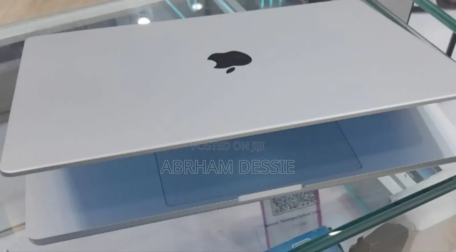 New Laptop Apple MacBook Pro M1 32GB Apple M1 Max SSD 1T