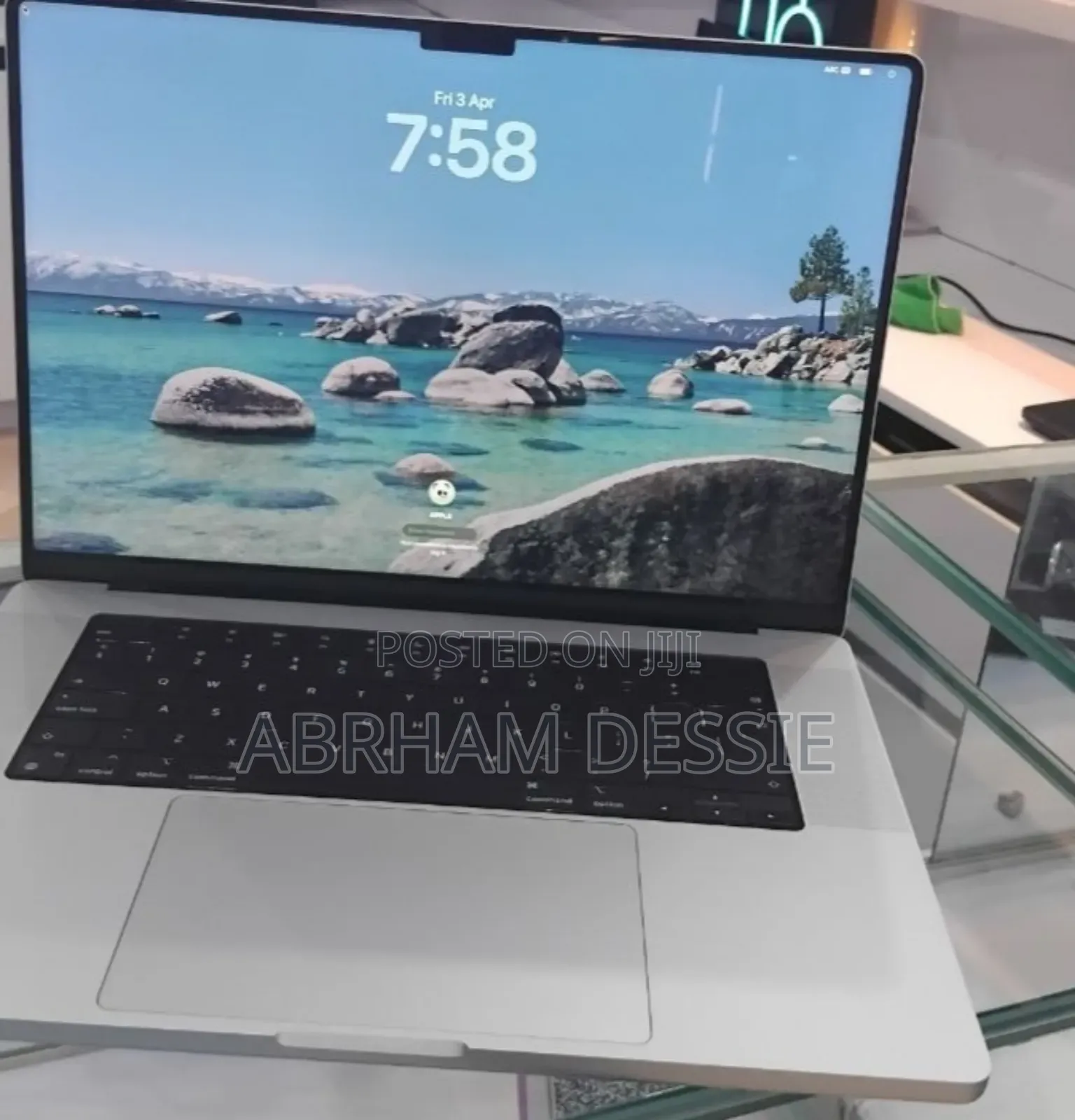 New Laptop Apple MacBook Pro M1 32GB Apple M1 Max SSD 1T