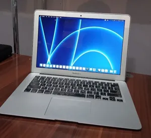 New Laptop Apple MacBook 2015 8GB Intel Core i5 SSD 128GB