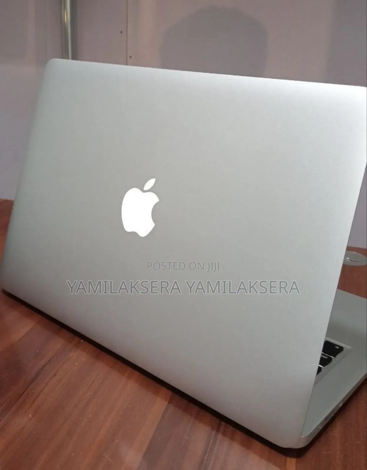New Laptop Apple MacBook 2015 8GB Intel Core i5 SSD 128GB