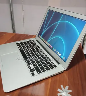New Laptop Apple MacBook 2015 8GB Intel Core i5 SSD 128GB