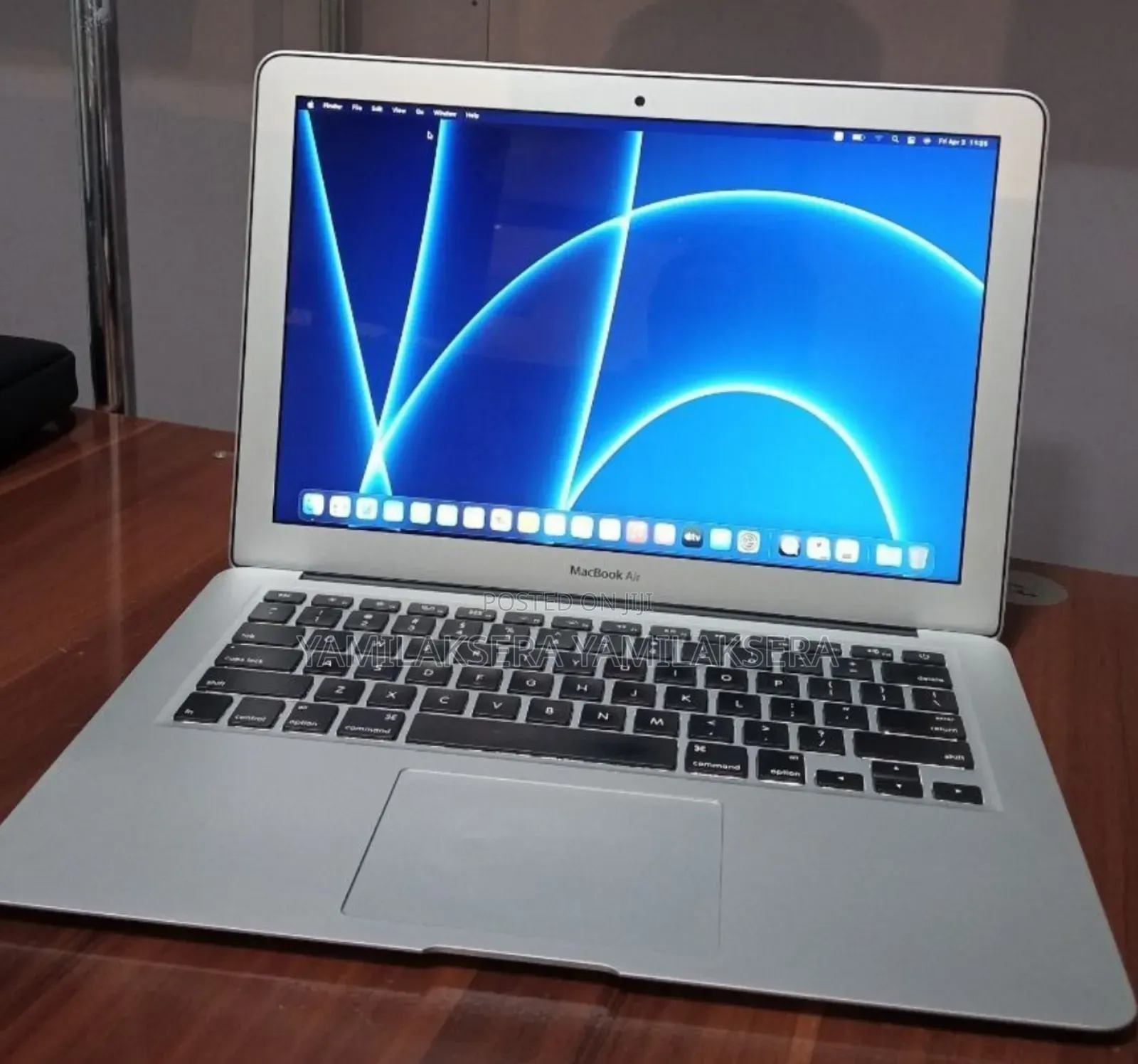 New Laptop Apple MacBook 2015 8GB Intel Core i5 SSD 128GB