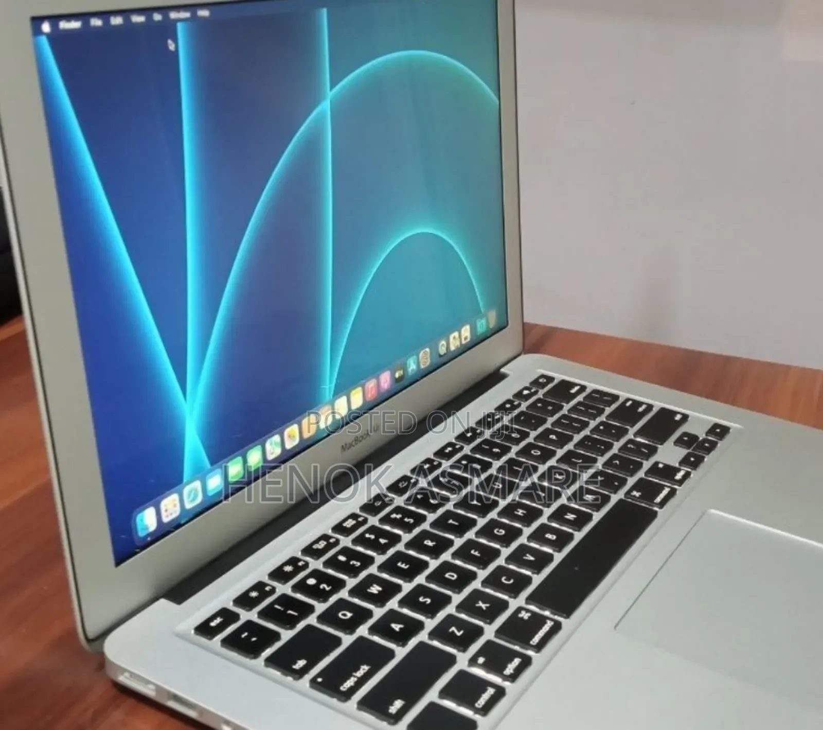 New Laptop Apple MacBook 8GB Intel Core i5 SSD 128GB