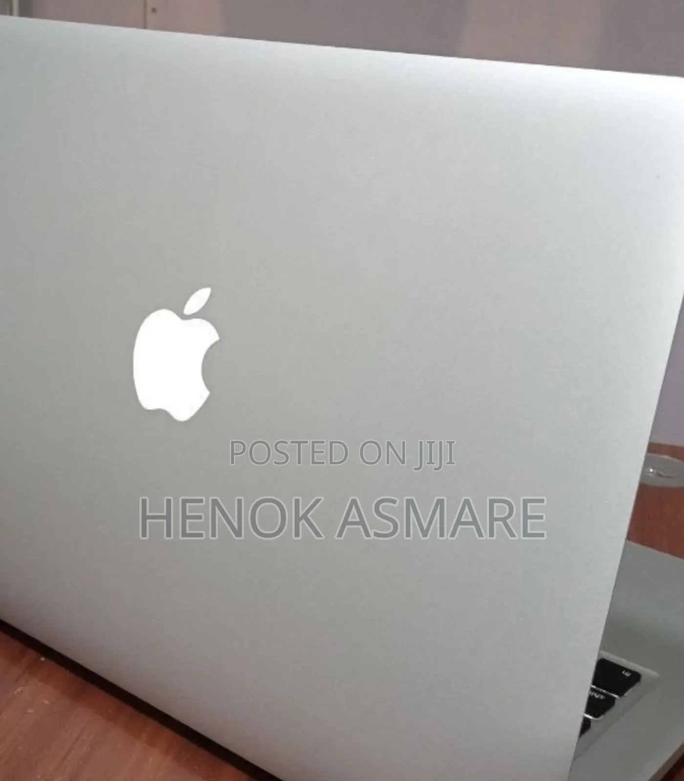 New Laptop Apple MacBook 8GB Intel Core i5 SSD 128GB
