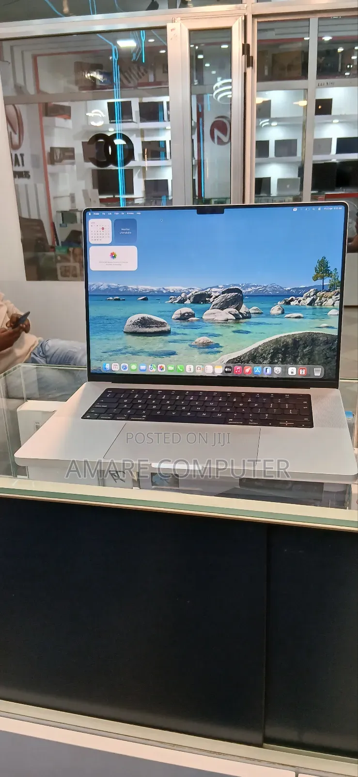 New Laptop Apple MacBook Pro M1 32GB Apple M1 Max SSD 1T