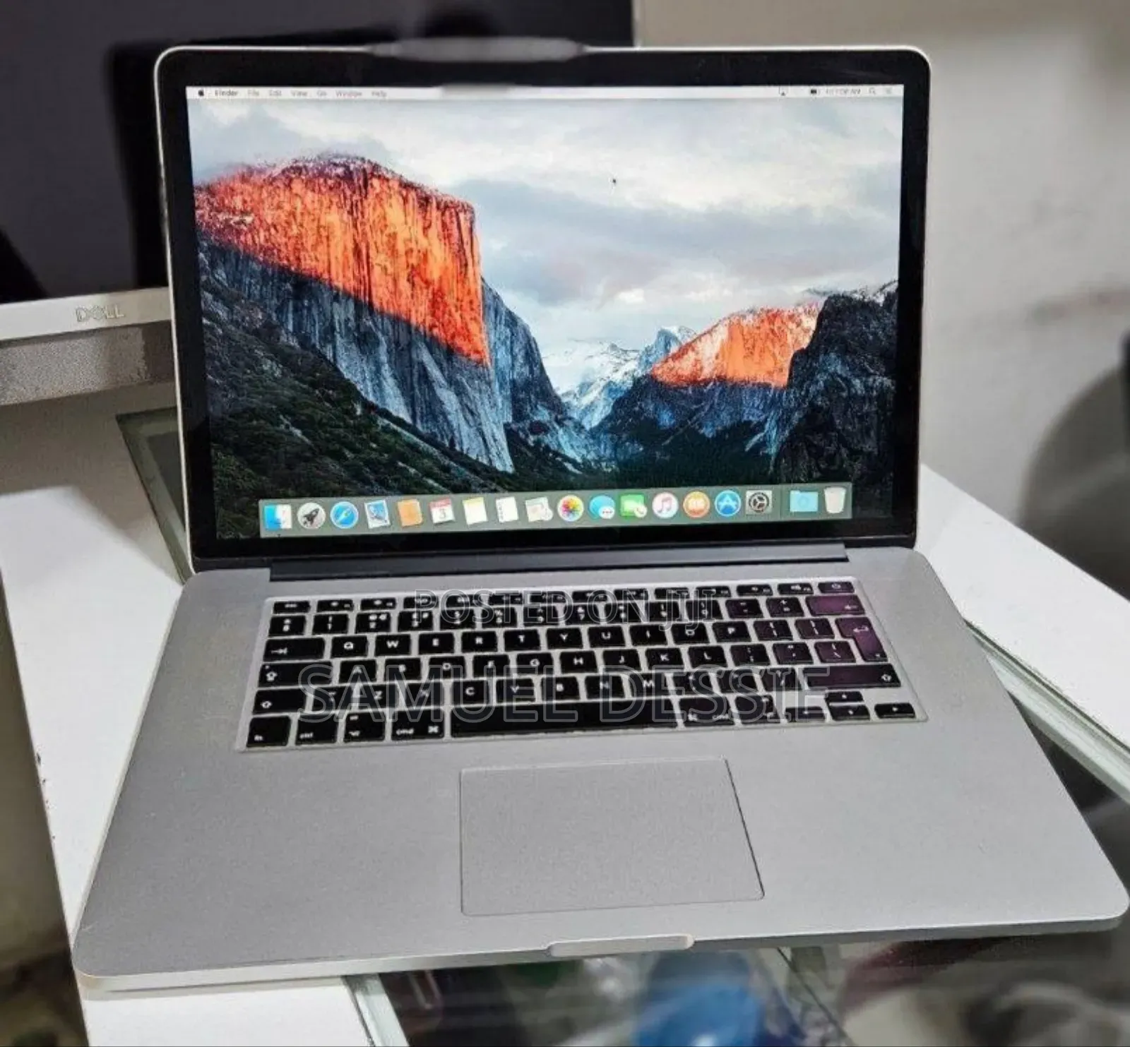 New Laptop Apple MacBook Pro 2015 16GB Intel Core i7 SSD 256GB