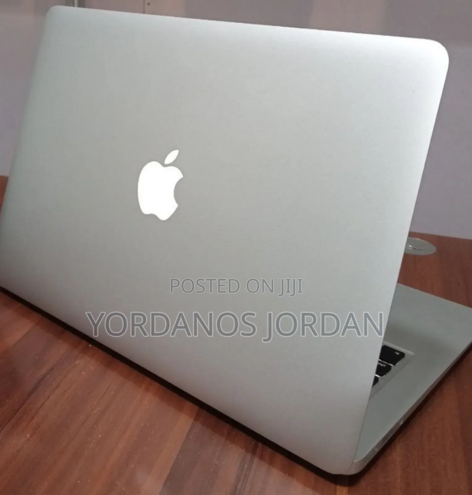 New Laptop Apple MacBook Pro 2015 8GB Intel Core i5 SSD 128GB