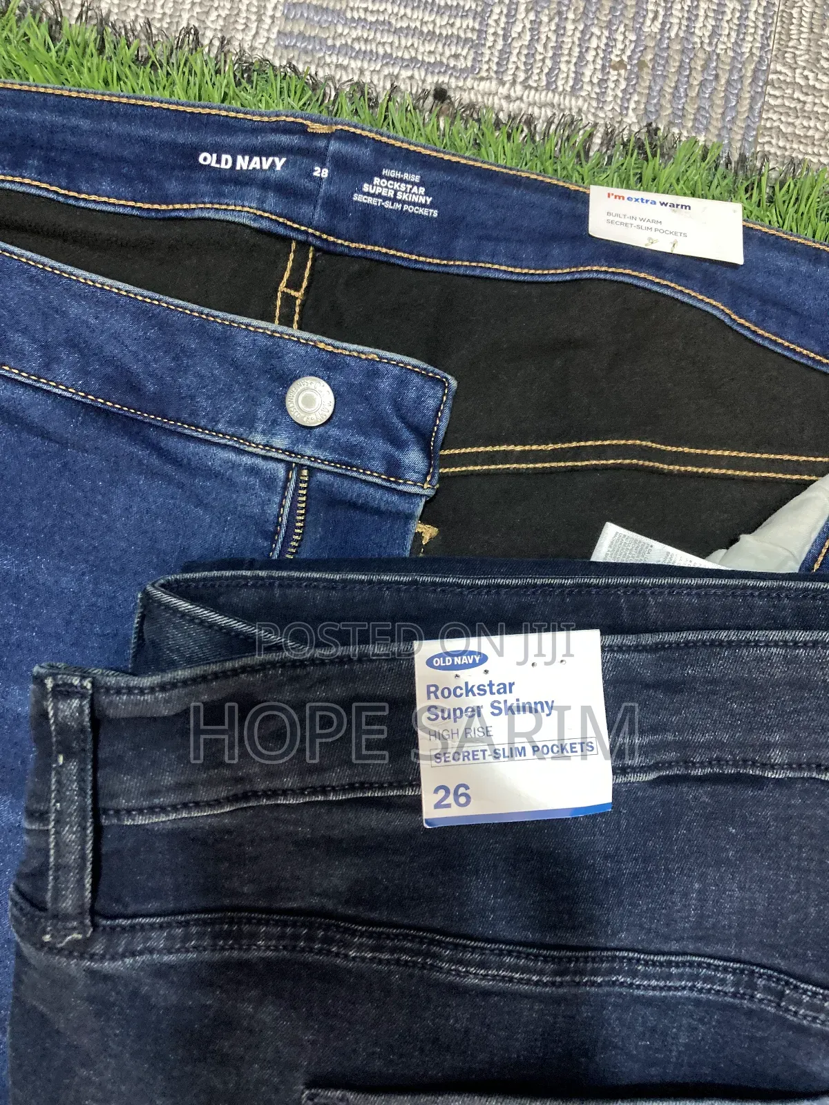Old Navy Rockstar Super Skinny Jeans - Size 26 (50" Waist)