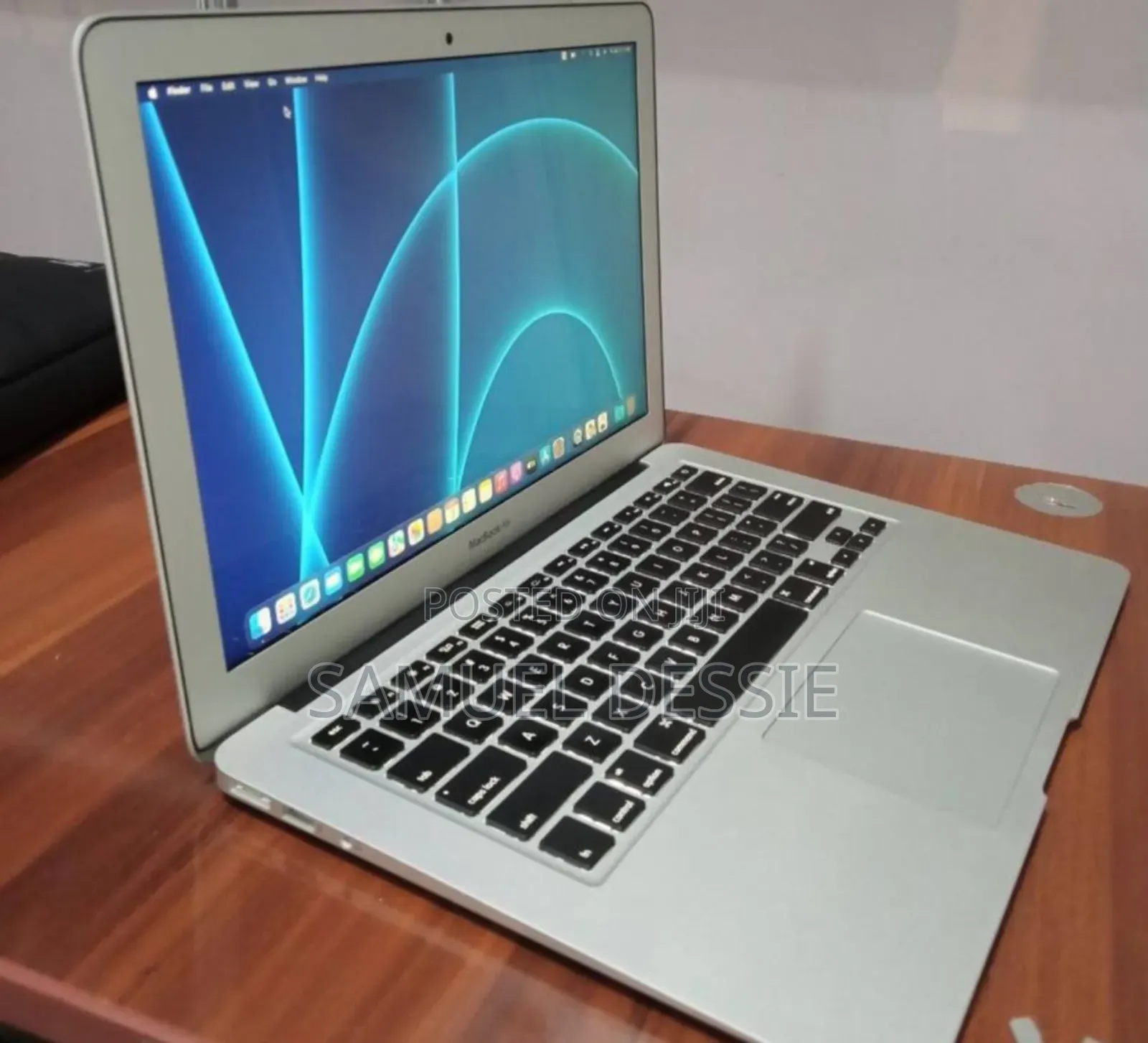New Laptop Apple MacBook Air 2015 8GB Intel Core i5 SSD 256GB
