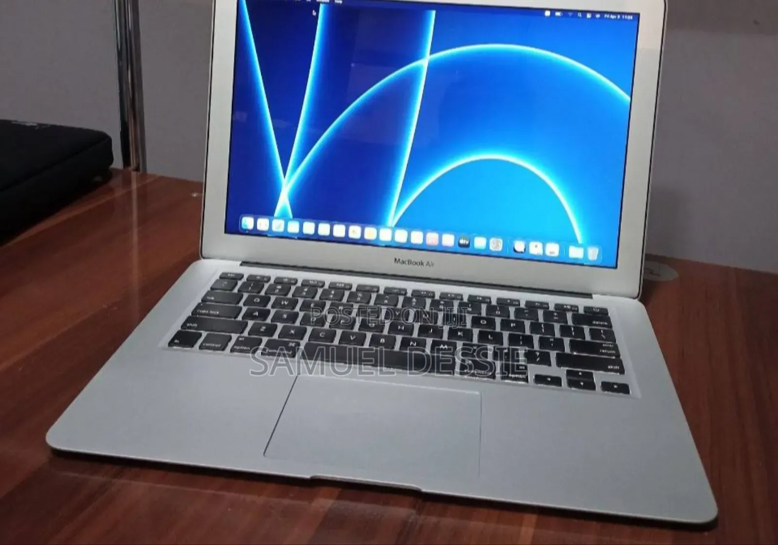 New Laptop Apple MacBook Air 2015 8GB Intel Core i5 SSD 256GB