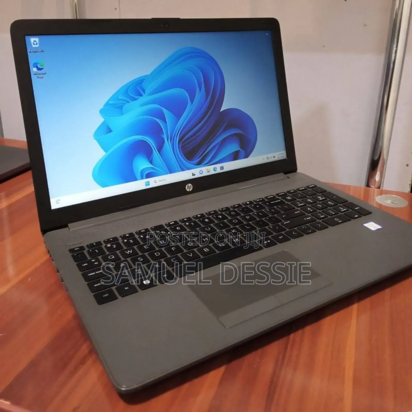 New Laptop HP Stream Notebook 8GB Intel Core i7 HDD 1T