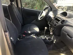 Toyota Vitz 2002 Gold