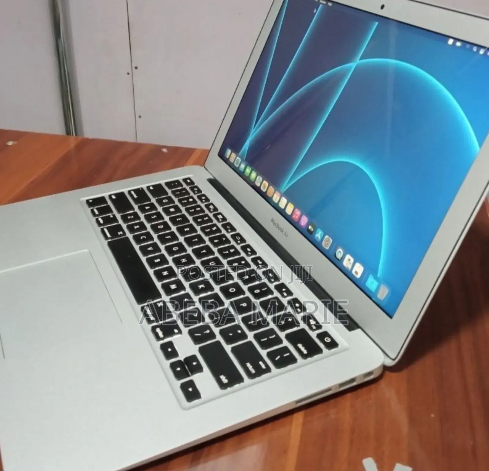 New Laptop Apple MacBook Air 2015 8GB Intel Core i5 SSD 128GB