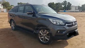 SsangYong Rexton 2018 Silver