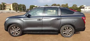 SsangYong Rexton 2018 Silver