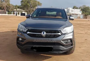 SsangYong Rexton 2018 Silver