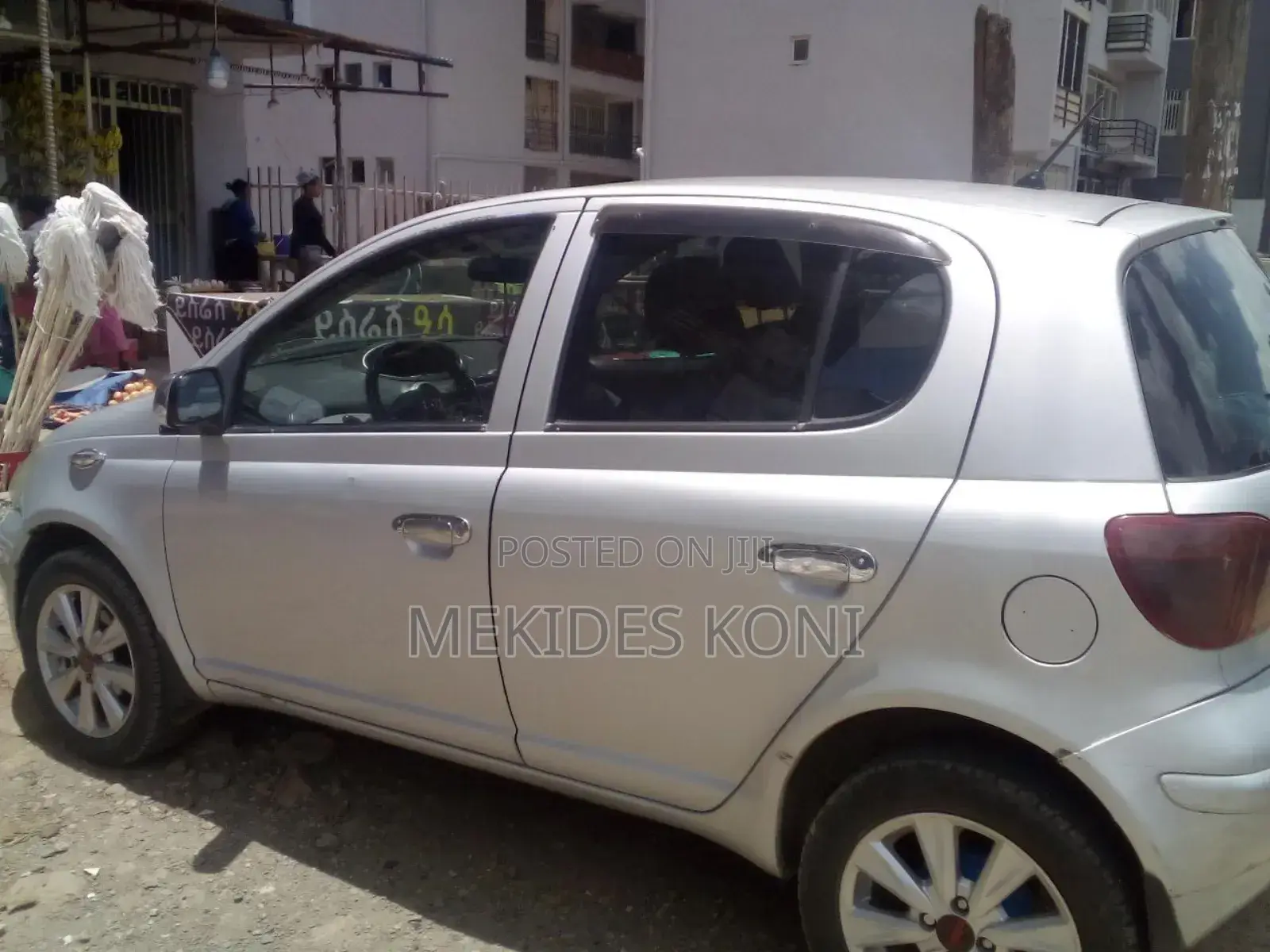 Toyota Vitz 2004 Silver