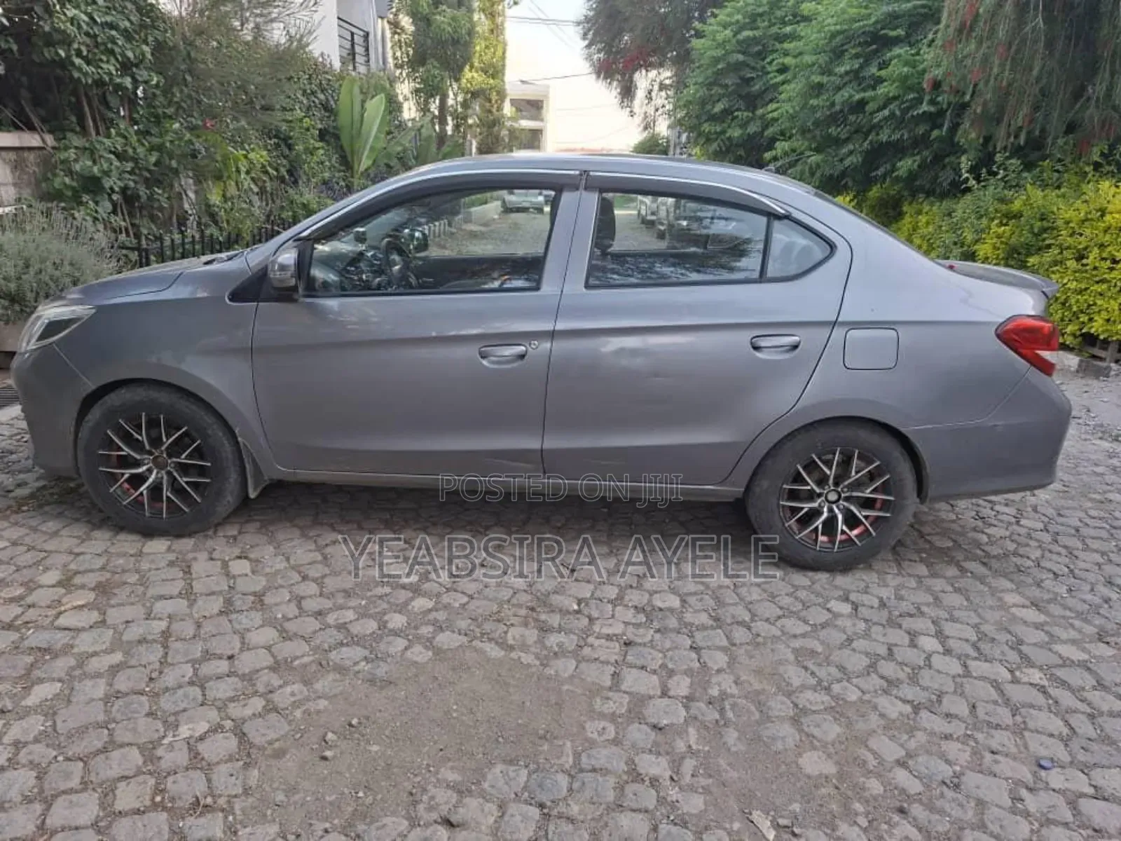 Mitsubishi Attrage 2021 Gray