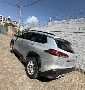 Toyota Corolla Cross Hybrid 2023 Silver