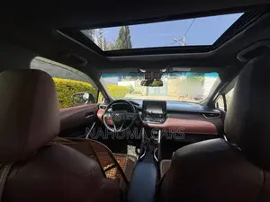 Toyota Corolla Cross Hybrid 2023 Silver