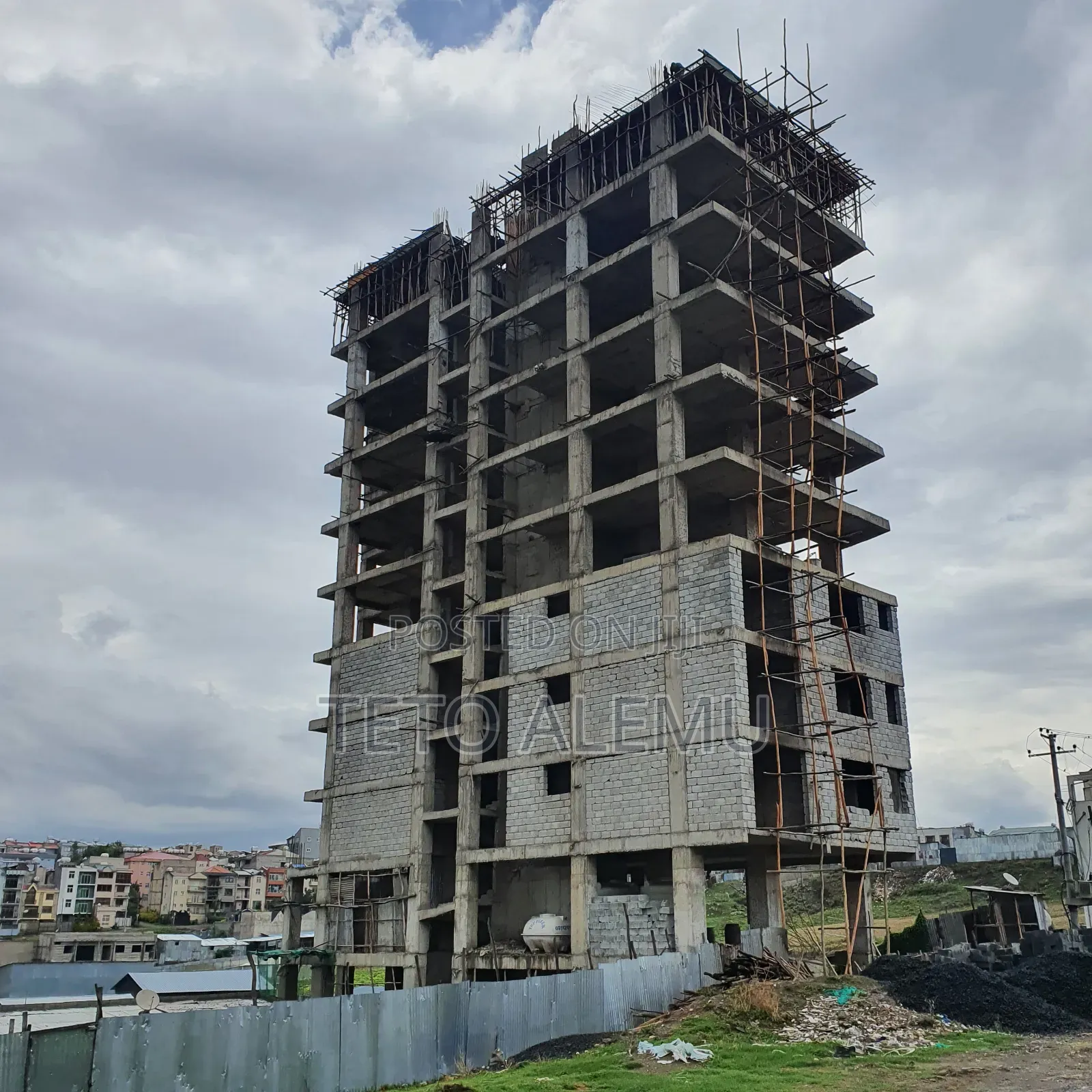 ከ በሰሚት 72 ፣ በሻሌ ኖህ ሪል እስቴት ጀርባ የሚገኝ ድንቅ የመኖሪያ አፓርትመንት! በ1 አመት