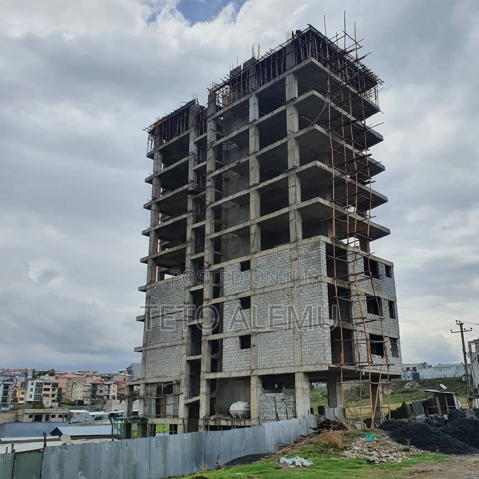 ከ በሰሚት 72 ፣ በሻሌ ኖህ ሪል እስቴት ጀርባ የሚገኝ ድንቅ የመኖሪያ አፓርትመንት! በ1 አመት