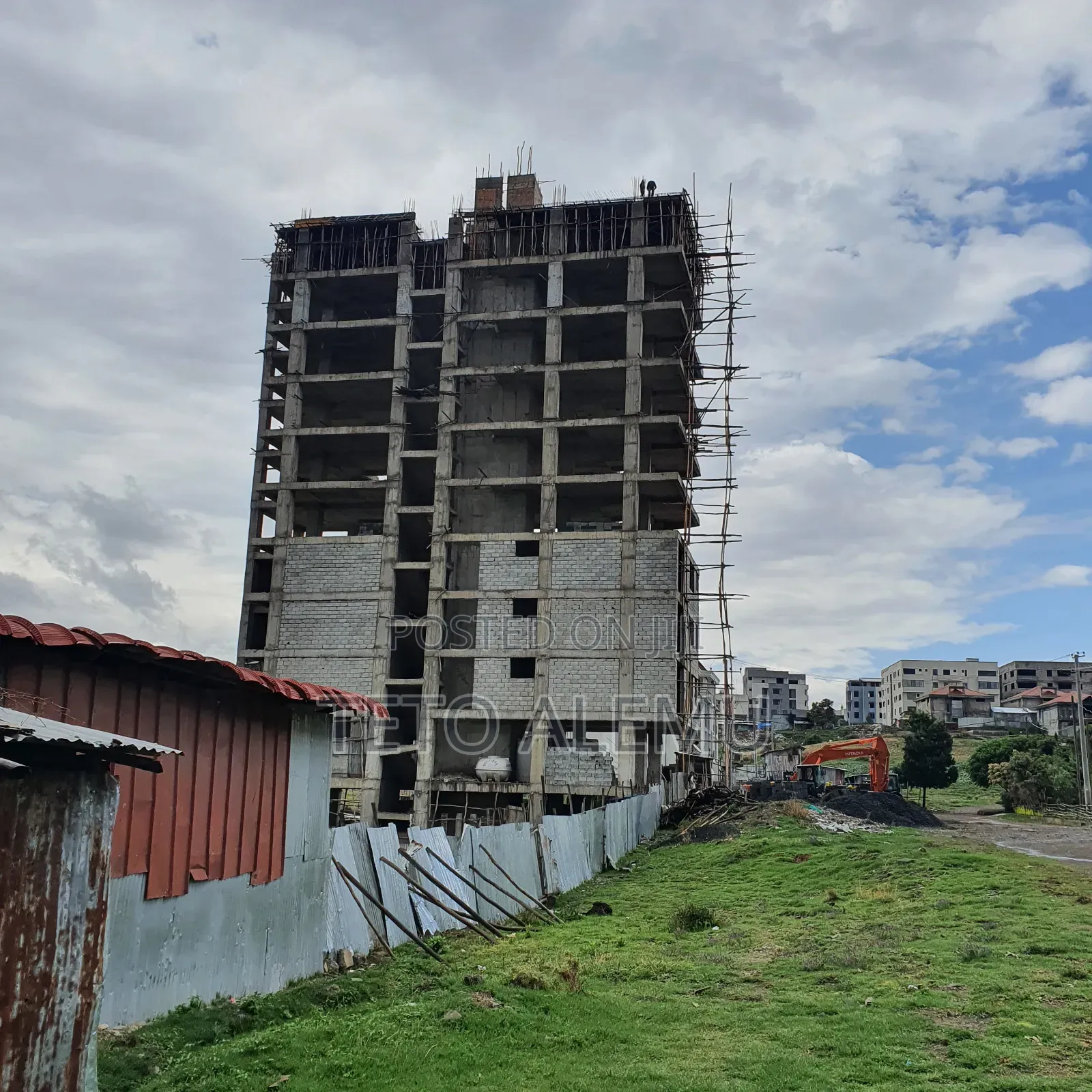 ከ በሰሚት 72 ፣ በሻሌ ኖህ ሪል እስቴት ጀርባ የሚገኝ ድንቅ የመኖሪያ አፓርትመንት! በ1 አመት