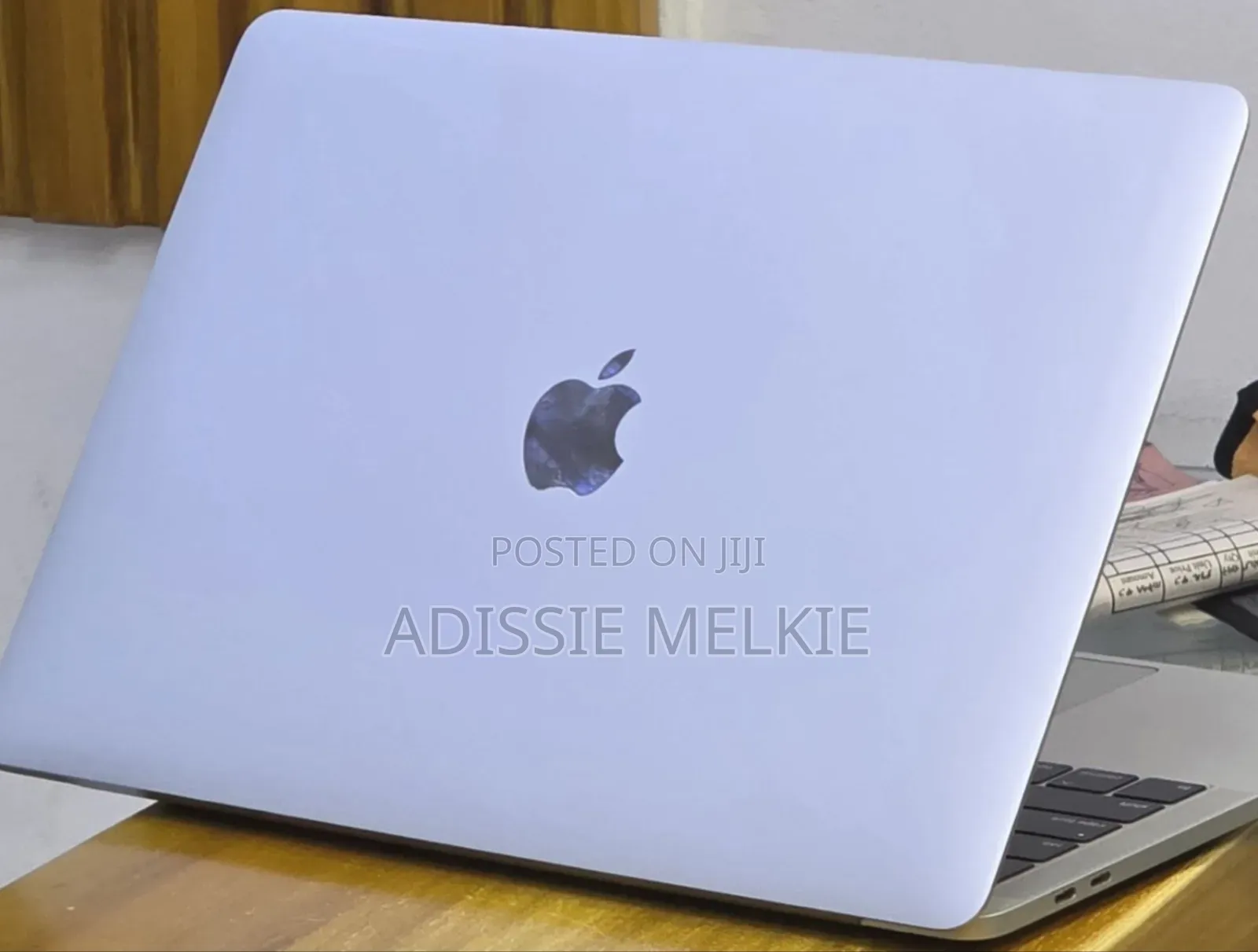 New Laptop Apple MacBook Pro 2019 8GB Intel Core i5 SSD 128GB