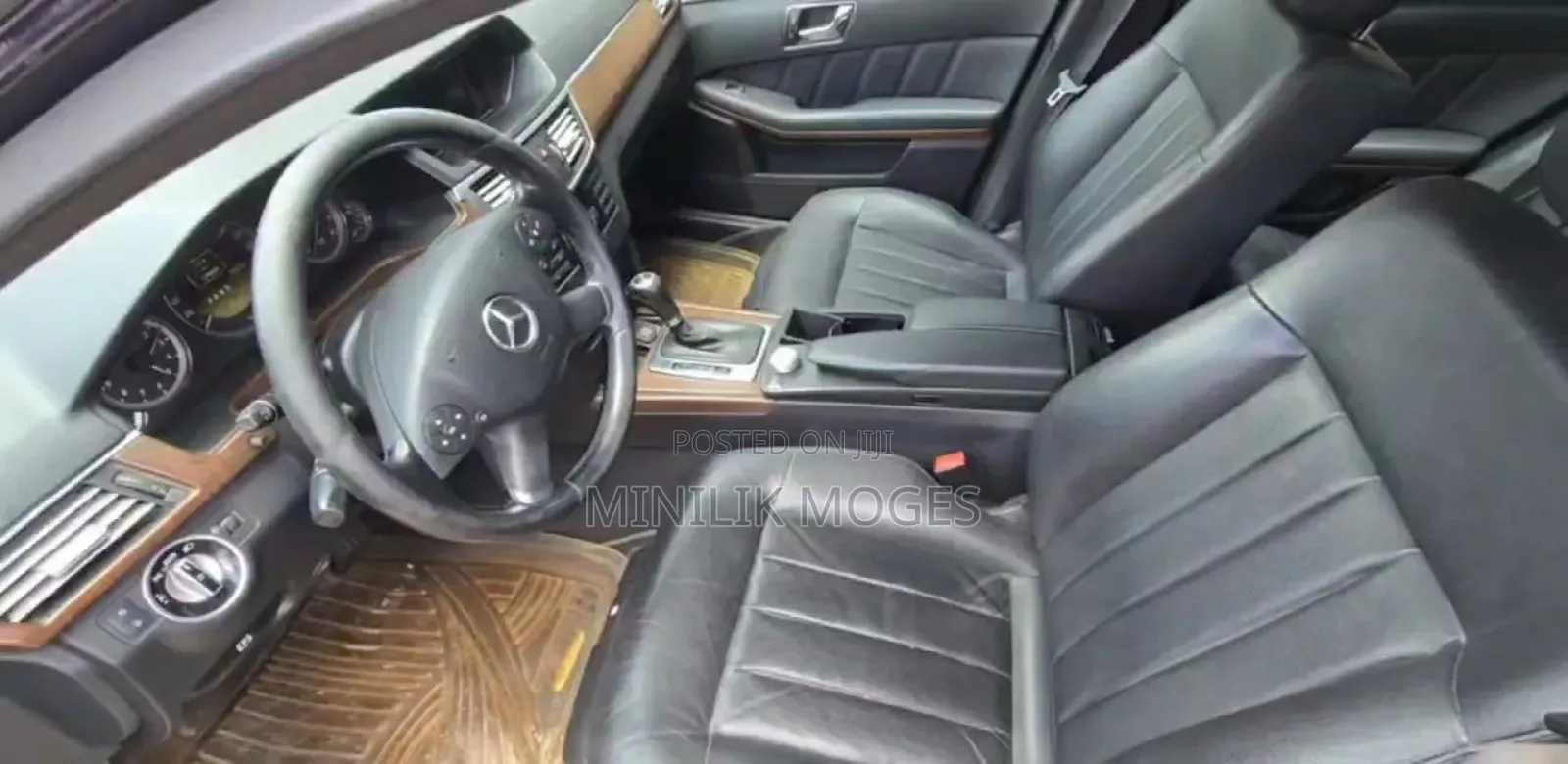 Mercedes-Benz E200 2011 Blue