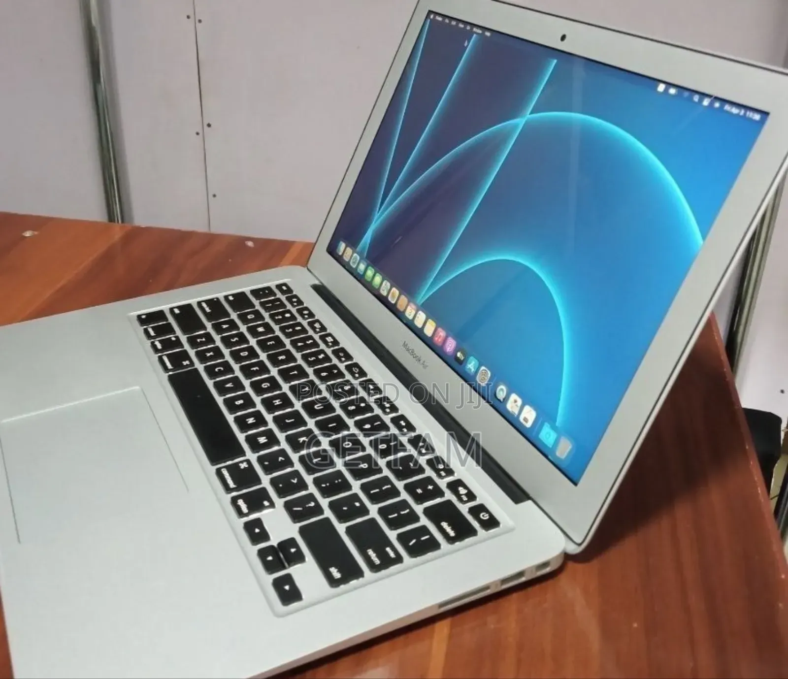 New Laptop Apple MacBook 2015 8GB Intel Core i5 SSD 128GB