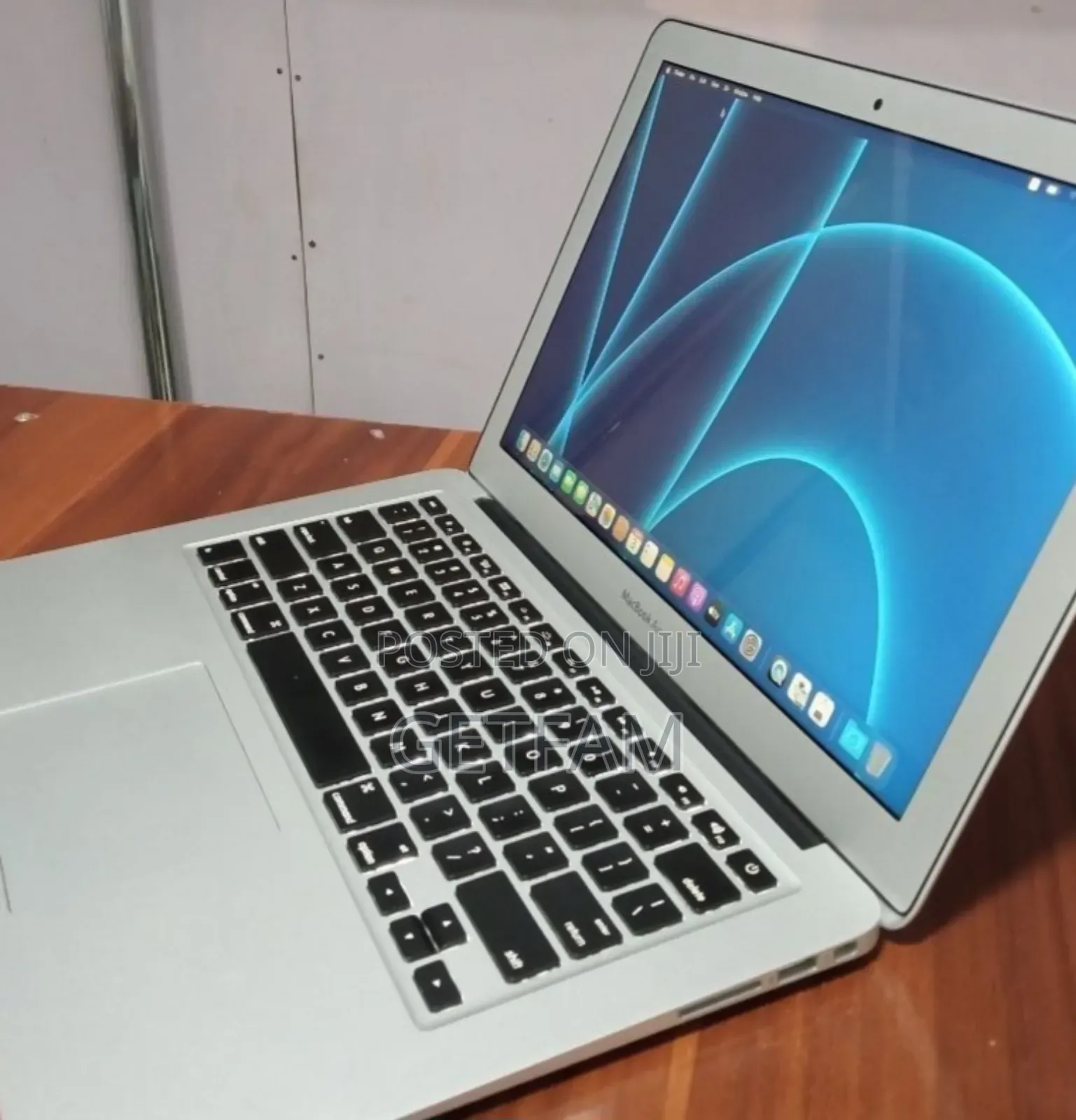 New Laptop Apple MacBook 2015 8GB Intel Core i5 SSD 128GB