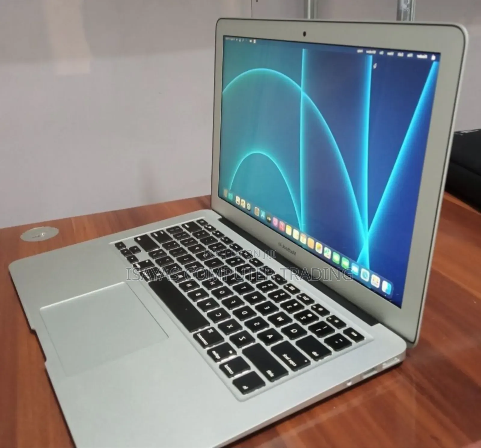 New Laptop Apple MacBook 2015 8GB Intel Core i5 SSD 128GB
