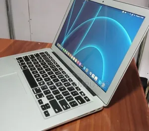 New Laptop Apple MacBook Pro 2017 8GB Intel Core i5 SSD 128GB