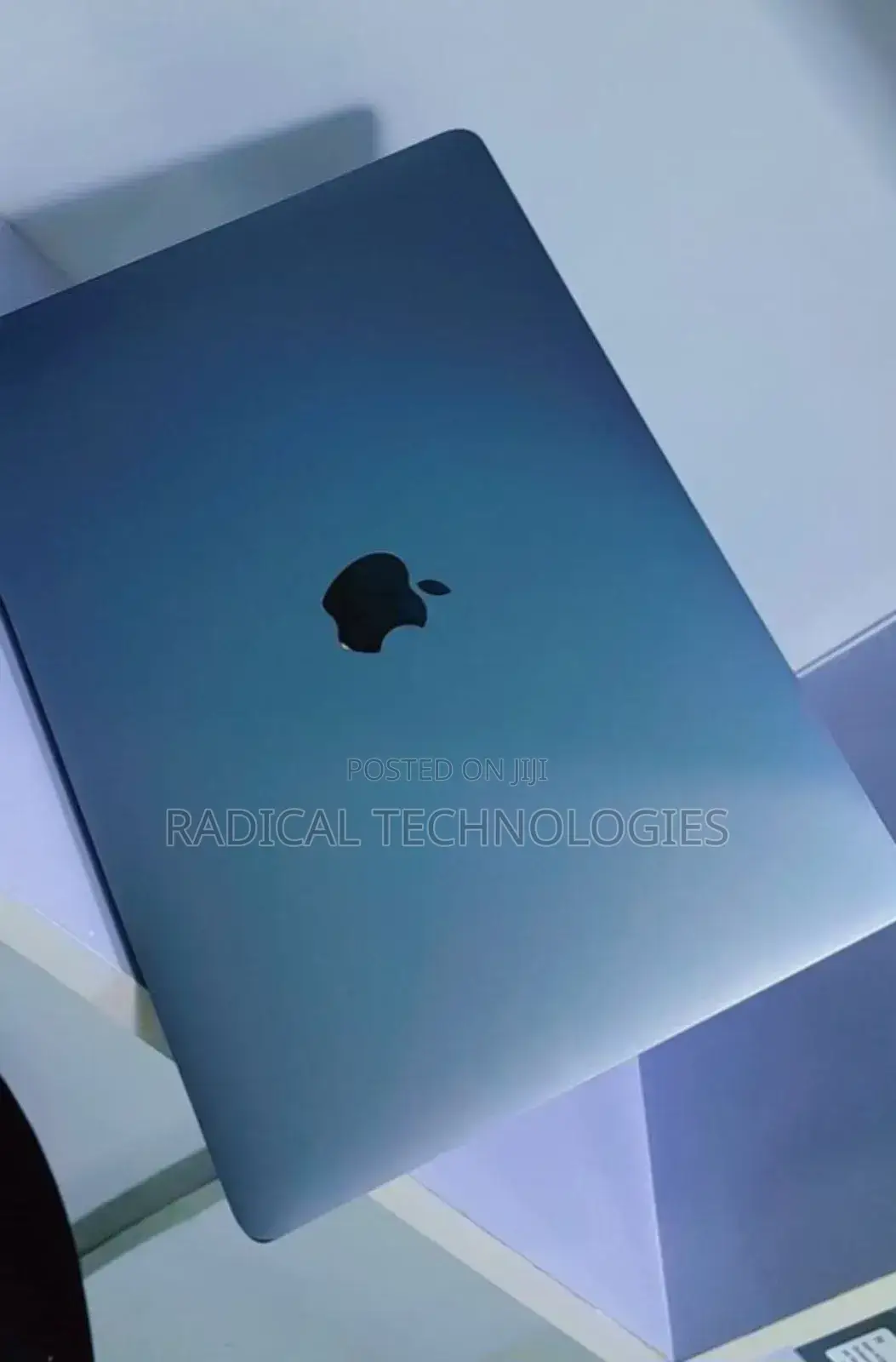 New Laptop Apple MacBook Pro 2020 M1 16GB Intel Core i5 SSD 512GB