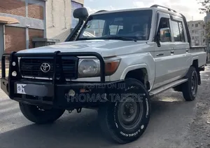 Toyota Land Cruiser 2018 White