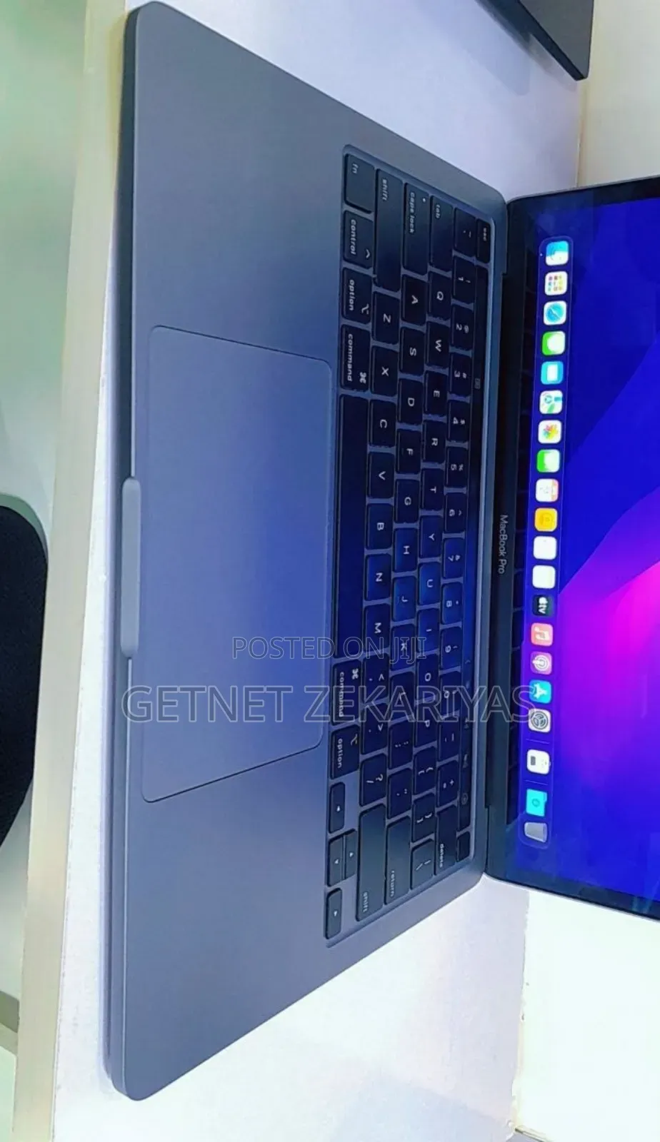 New Laptop Apple MacBook 2020 16GB Intel Core i5 SSD 512GB