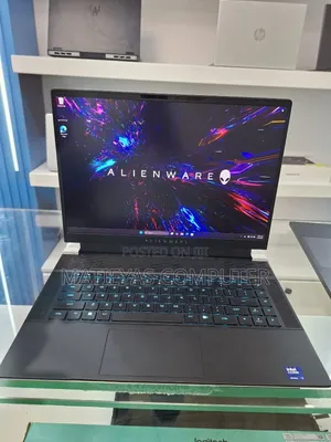 New Laptop Alienware M15 r3 16GB Intel Core Ultra 7 SSD 1T