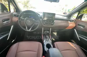 Toyota Corolla Cross Hybrid 2023 Silver