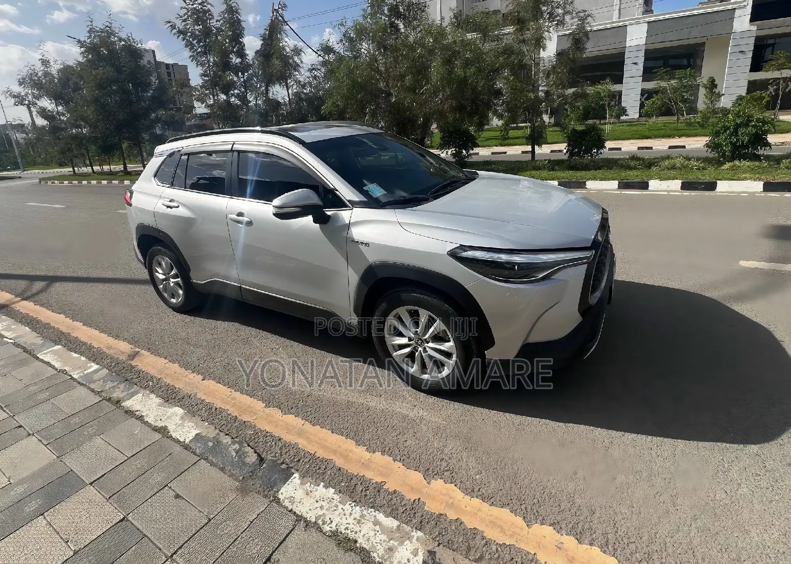 Toyota Corolla Cross Hybrid 2023 Silver