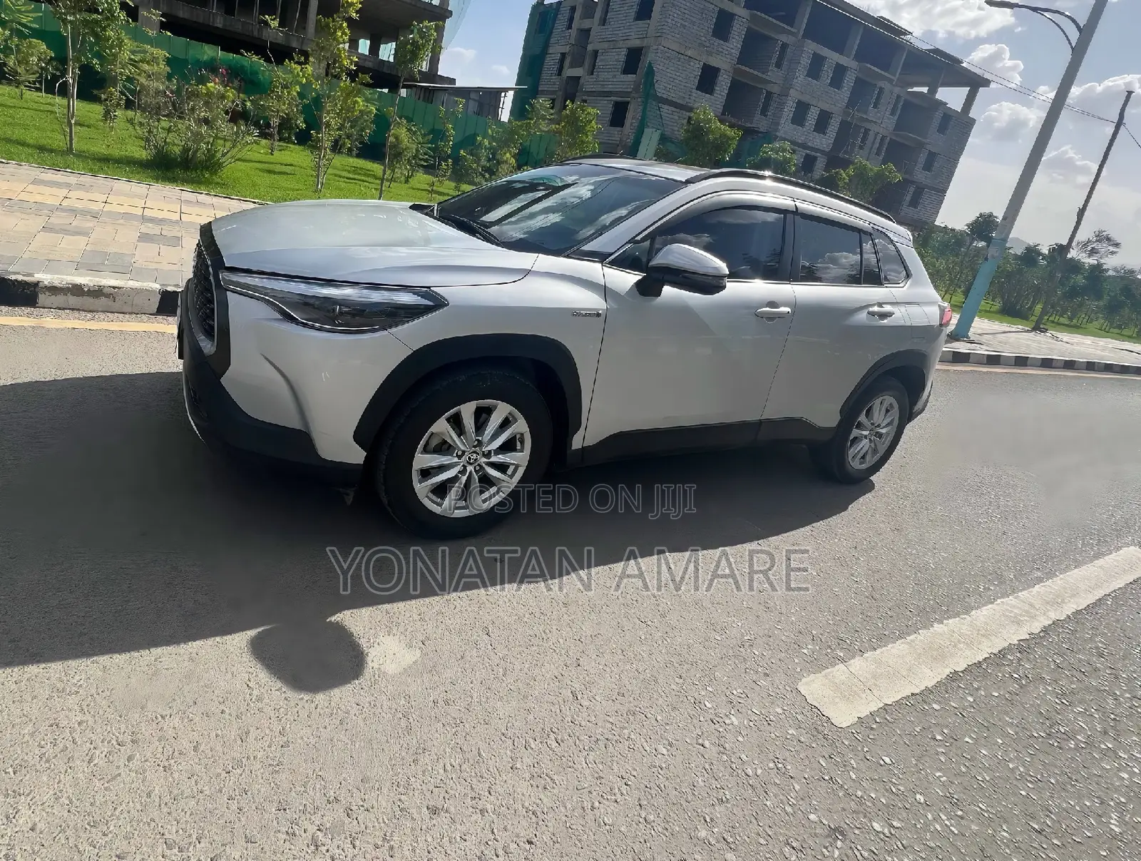 Toyota Corolla Cross Hybrid 2023 Silver