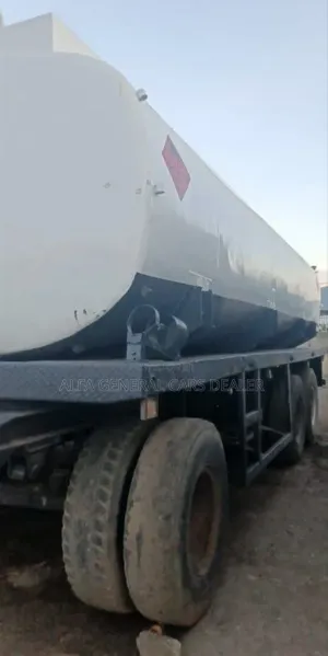 Iveco ኦባማ ቦቴ ከነተሳቢው