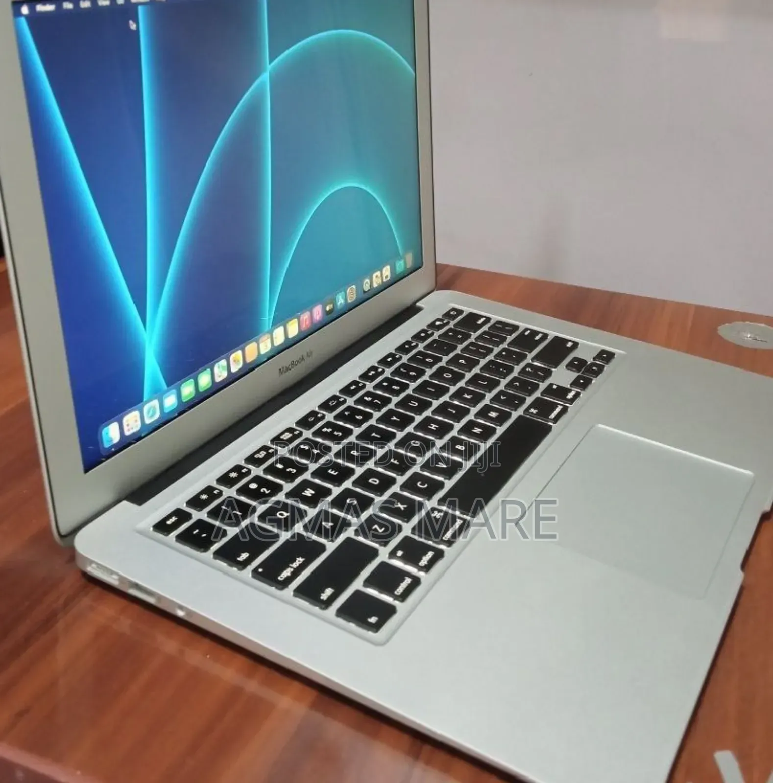 New Laptop Apple MacBook 2015 8GB Intel Core i5 SSD 128GB