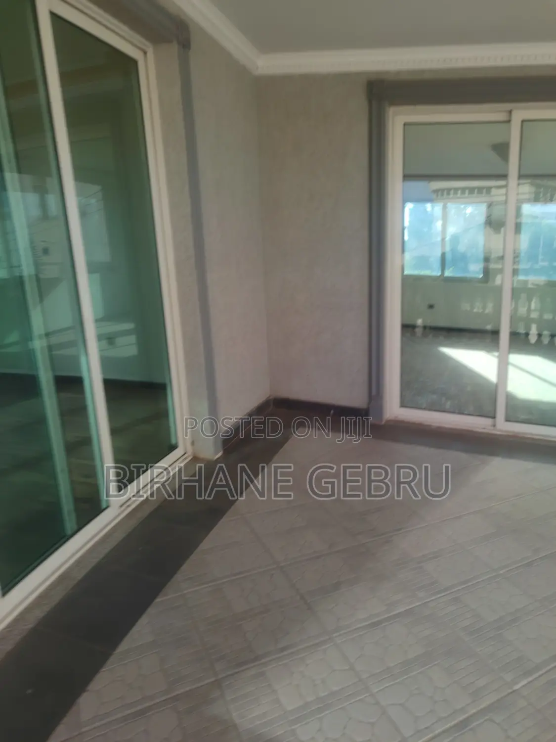 G+2 House Rent for Resturant Berger Residance Embassy