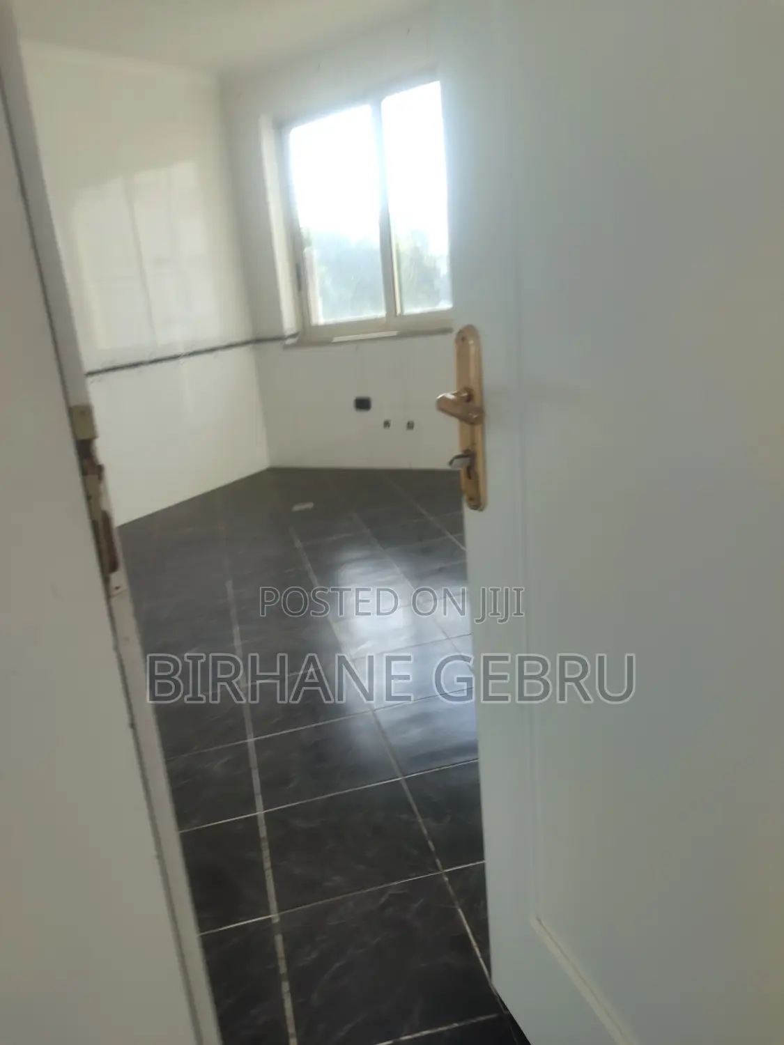 G+2 House Rent for Resturant Berger Residance Embassy