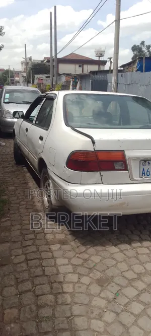 Nissan Sunny 1996 White
